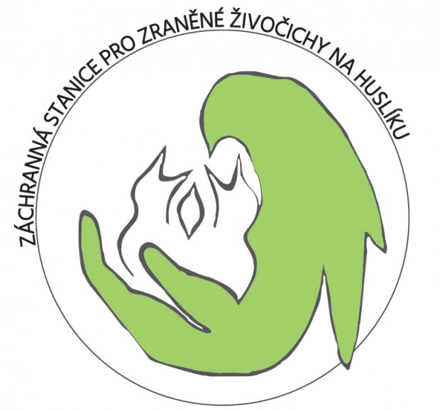 logo stanice s nápisem